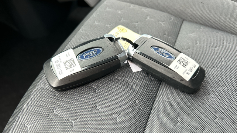 Ford Tourneo Custom 320 L1 Diesel Fwd 2.0 EcoBlue 136ps H1 Titanium 8 seater Auto